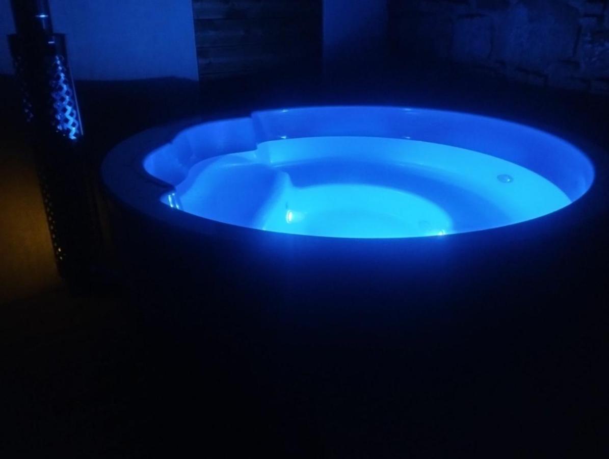 Gite Avec Son Bain Nordique Privatif Au Feu De Bois Pleubian Extérieur photo